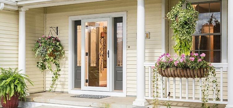 screen door installation in Sunnyslope